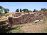 06143 ostia - regio iv - insula ix - terme dello scheletro (iv,ix,6) - suedfassade - 06-2024.jpg